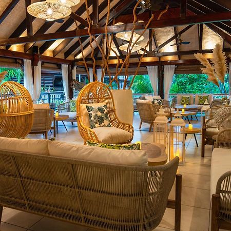 Acajou Beach Resort Anse Volbert Village Exterior foto
