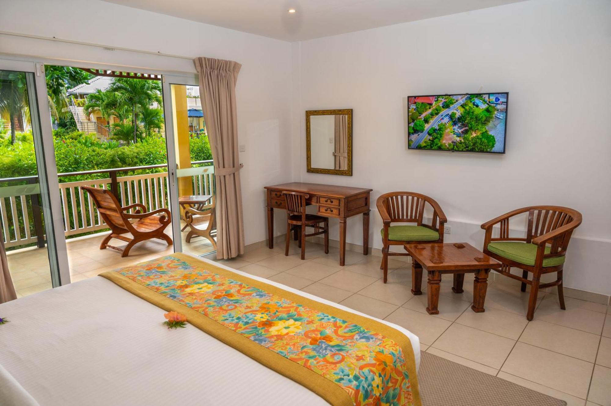 Acajou Beach Resort Anse Volbert Village Exterior foto