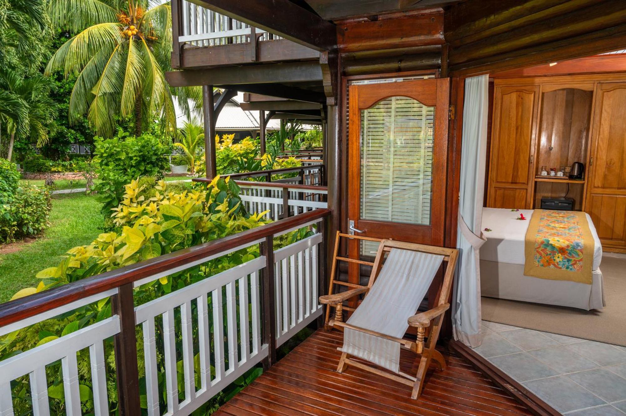 Acajou Beach Resort Anse Volbert Village Exterior foto