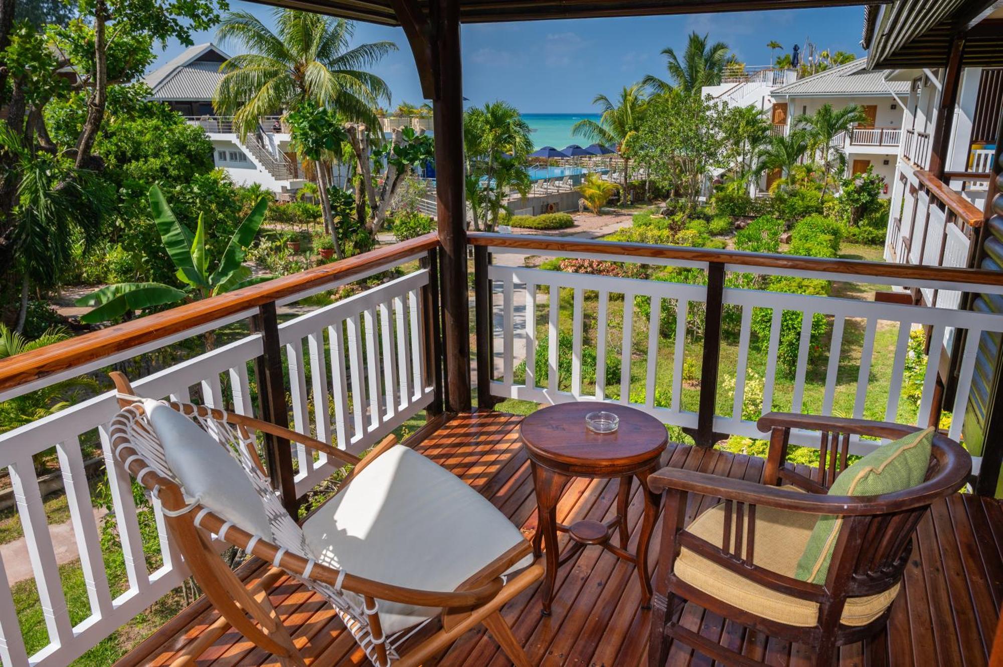 Acajou Beach Resort Anse Volbert Village Exterior foto